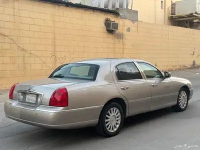 لينكولن تاون كار 2007 7