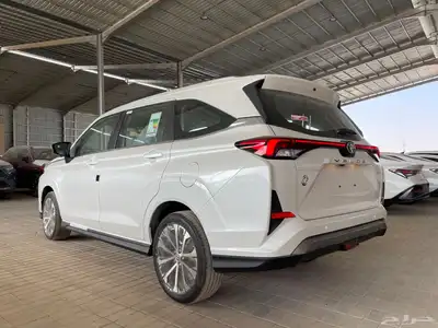 تويوتا فيلوز2025GLX سعودي 7مقاعد(بنزين)1.5L 6