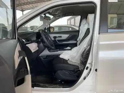 تويوتا فيلوز2025GLX سعودي 7مقاعد(بنزين)1.5L 8