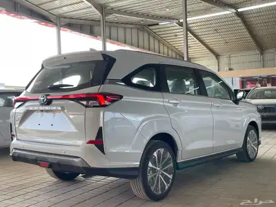 تويوتا فيلوز2025GLX سعودي 7مقاعد(بنزين)1.5L 4