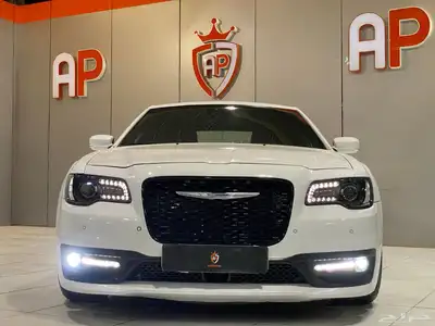 كرايسلر S300 2023 معدل خارجي SRT بحالة نظيفه 5