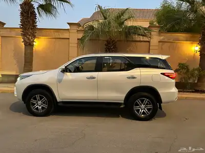 نوع السيارة   تويوتا فورشنر VX1 2023 بنزين الممشى 49 الف 8