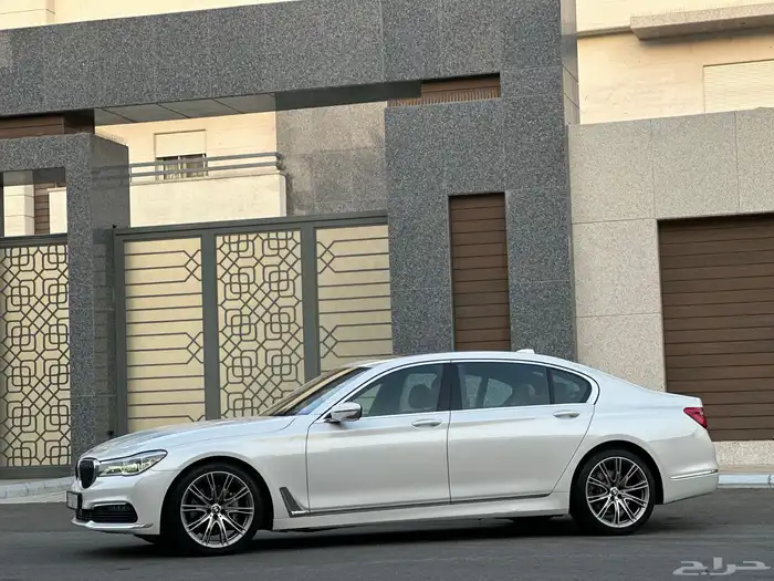 بي ام دبليو 730 قمه في النظافه 2019 16