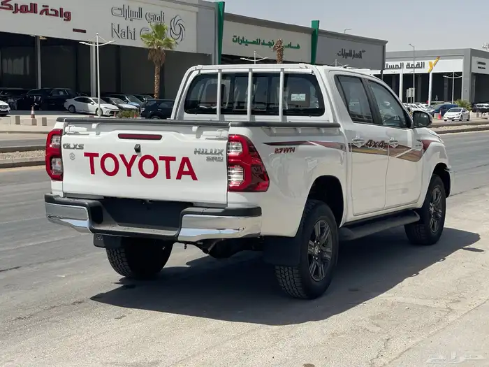 هايلوكس غمارتين GLX-Sبريمي فل كامل دبل بنزين قير تمتيك 2025 4