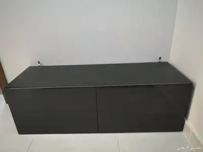 طاولة تلفزيون مع أبواب من إيكيا مستعمل نظيف 0