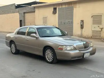 لينكولن تاون كار 2007 4