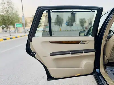 مرسيدس للبيع اليوم بسعر مغري بداعي السفر سيارة عائلية فخمه 34