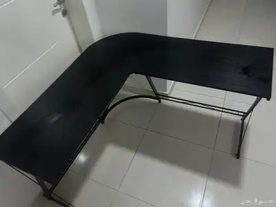للبيع شاشه LG وسماعه G435 و اكس بوكس 360 و طاولة حرف L سوداء 12