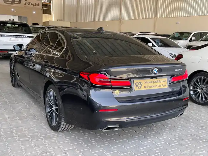 للبيع بي ام دبليو 2022 فئه 520i سعودي 11