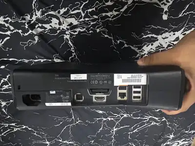 للبيع شاشه LG وسماعه G435 و اكس بوكس 360 و طاولة حرف L سوداء 7