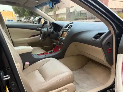 لكزس ES350 سعودي 2009 اسود داخل بيج 18