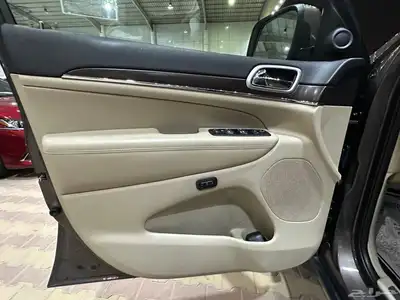 جيب جراند شيروكي موديل 2018 فل كامل لمتيد 32