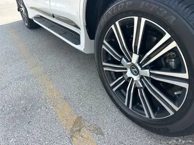 جيب لكزس 2021 LX570 - ممشى قليل بحالة الوكالة .. 17