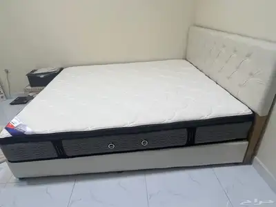 سرير ومرتبه نظيفه جدا ماكمل عليها 4 شهور للبيع 1