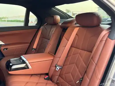 BMW 735 Li 2025 شبة جديد على الضمان KIT M 18