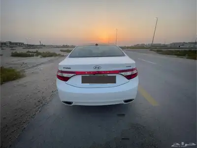 سياره ازيرا 2012 للبيع 6