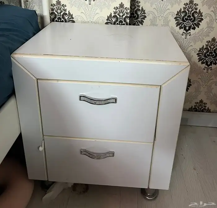 دولاب للبيع مع تسريحة وكمدينه 3
