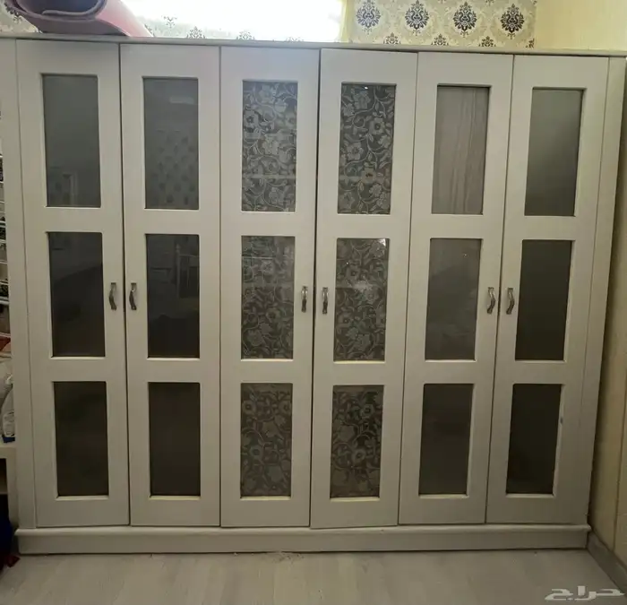 دولاب للبيع مع تسريحة وكمدينه 0