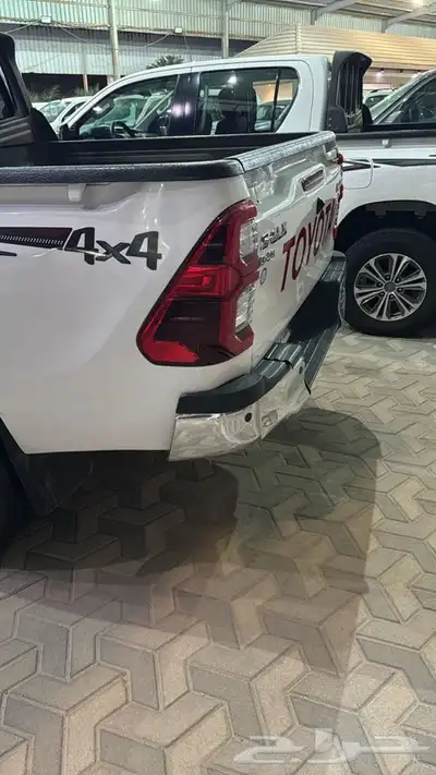 نبيع هايلكس 2022 ديزل ممشى قليل فل كامل . 4