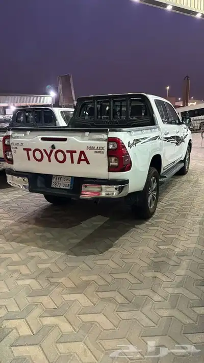 نبيع هايلكس 2022 ديزل ممشى قليل فل كامل . 3