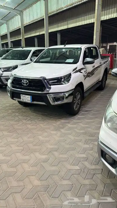 نبيع هايلكس 2022 ديزل ممشى قليل فل كامل . 2