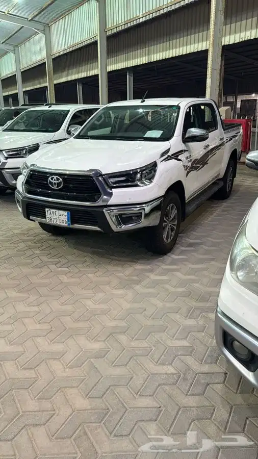 نبيع هايلكس 2022 ديزل ممشى قليل فل كامل . 2