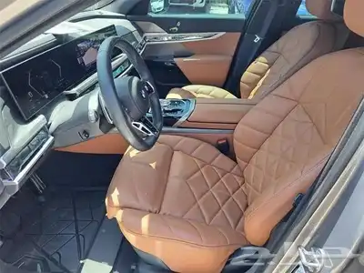 Bmw740i 2023 6