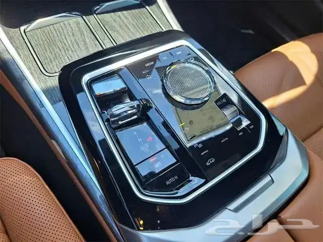 Bmw740i 2023 19