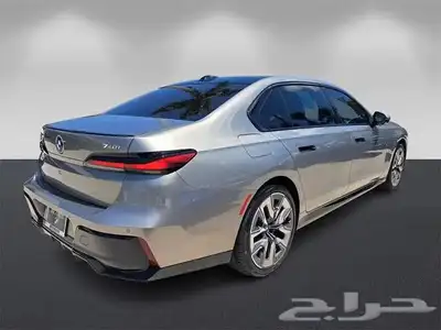 Bmw740i 2023 1