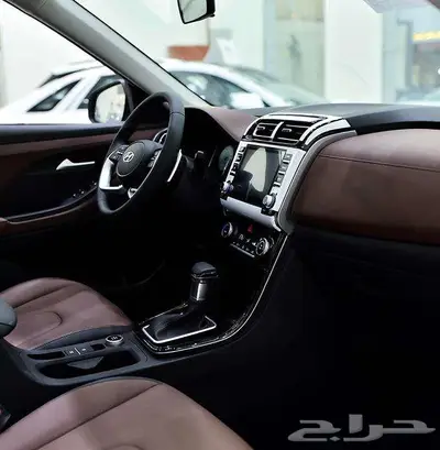 هونداى كريتا _ 2025 _( كومفورت سقف اسود )_ اقل سعر 3
