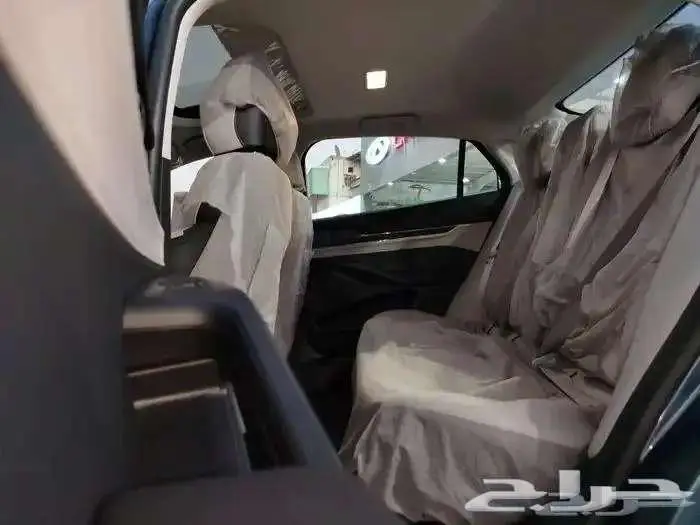 فورد تورس 2.0 امبينتي بنزين موديل 2025 8