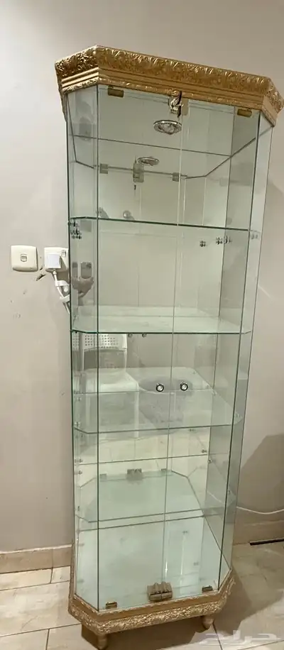 للبيع دولاب زجاج نظيف 3