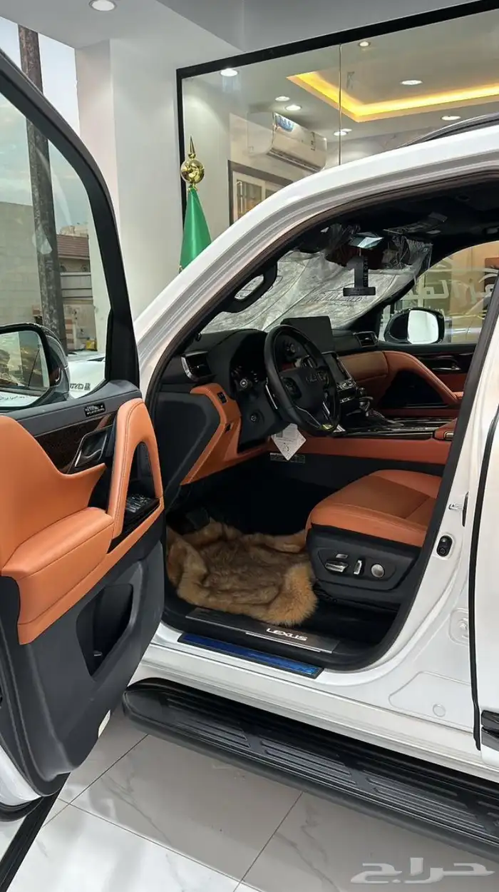 مكتب تاجير السيارات الفارهه 3