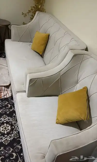 سلام عليكم كنب نضيف مستخدم مع اغراضه وطولته وعلى اليوم 3