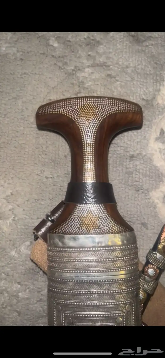 جنبيه اراس خشب والجفير قديمم سليمه من العذاريب 0