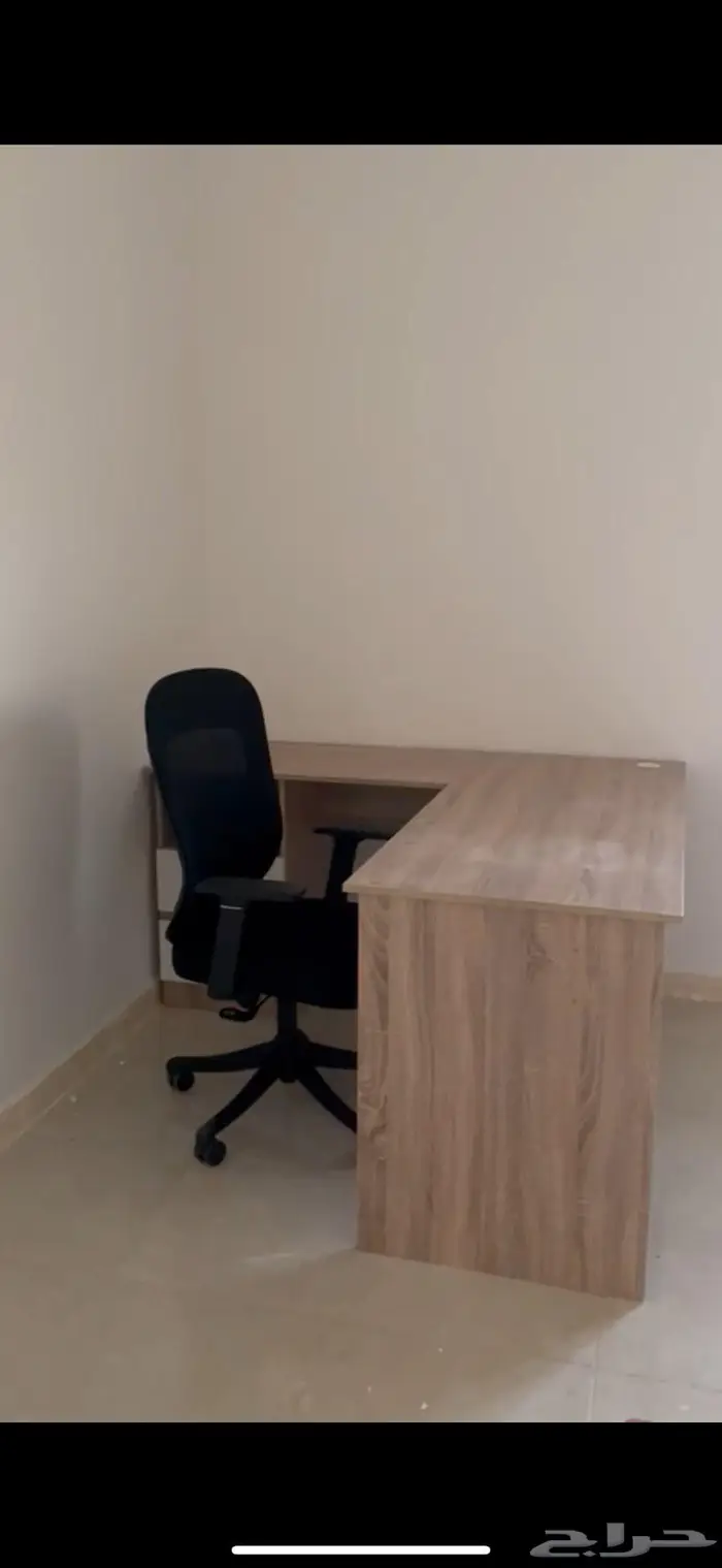 مكتب زاويه بدرجين   كرسي دوار بعجلات 2