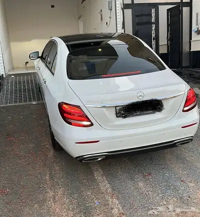 ميرسيدس E300 4