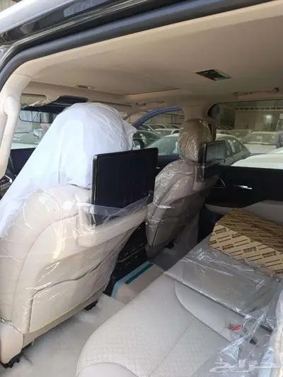 لاندكروزر VX هايبرد 6