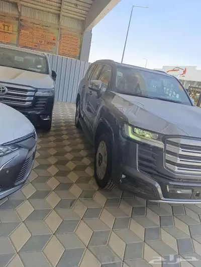 لاندكروزر VX هايبرد 3