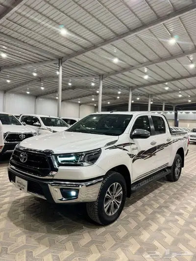 هايلكس دبل بنزين موديل 2022 1