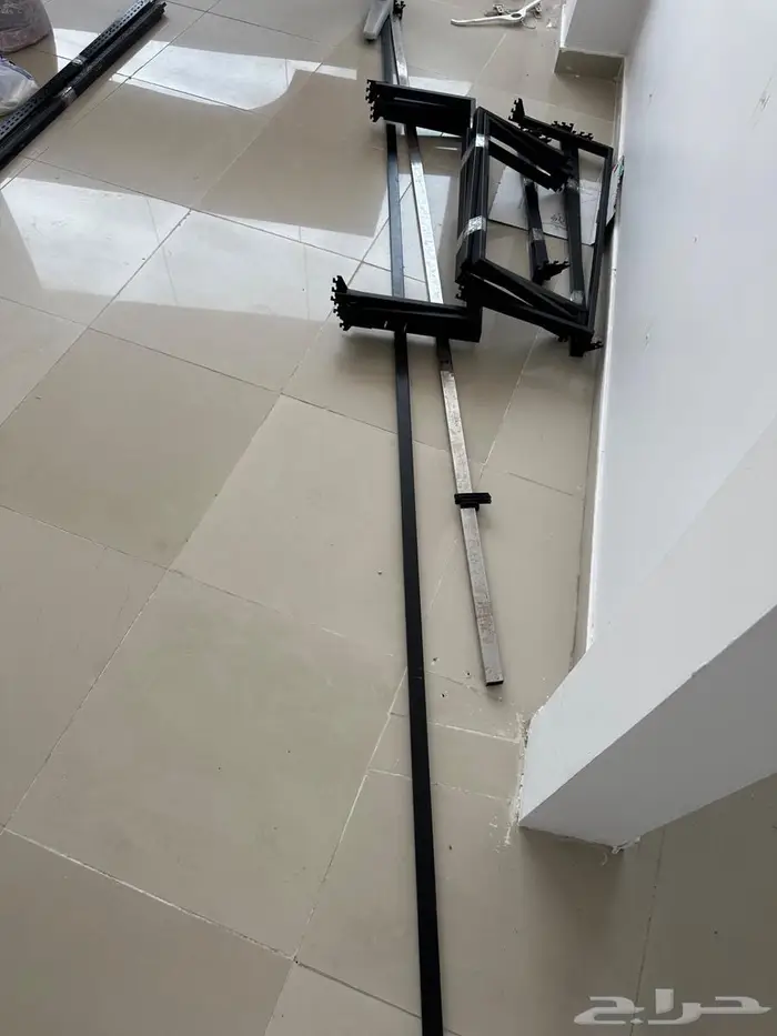 بيع حديد علاقات ملابس مستعمل نظيف كراسي مكتب و مكتب اوفيس 3