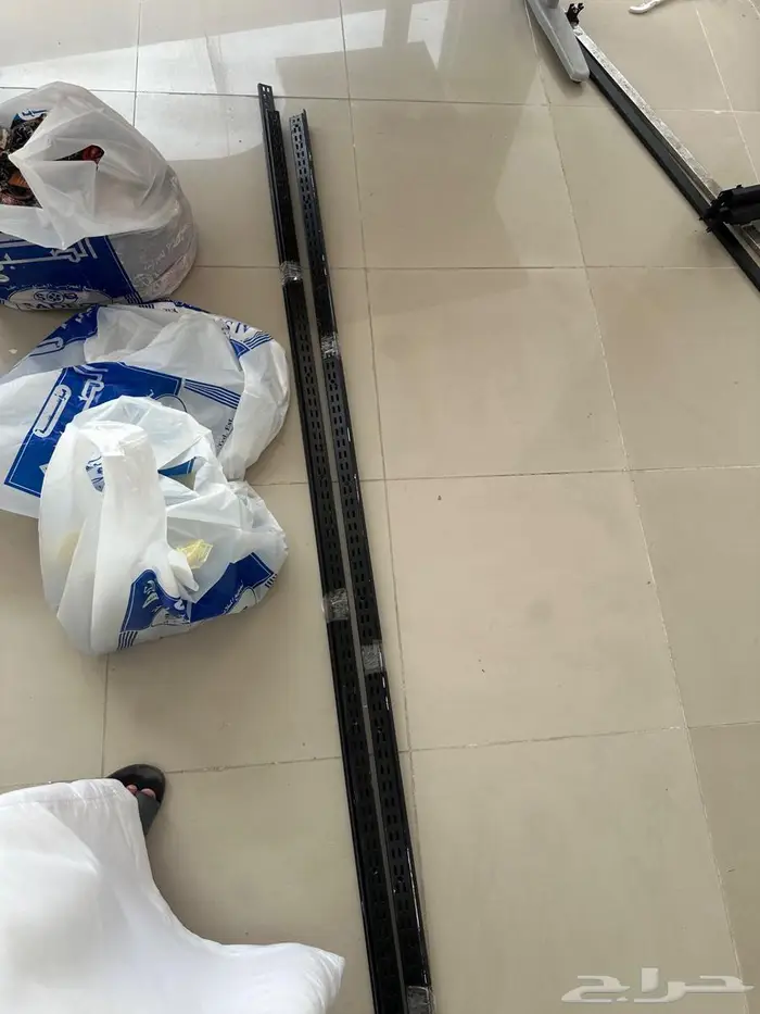 بيع حديد علاقات ملابس مستعمل نظيف كراسي مكتب و مكتب اوفيس 6