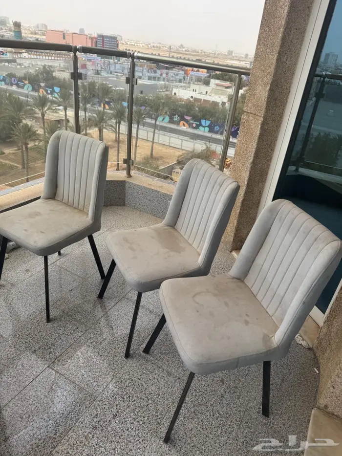 غرفة نوم ومجلس وطاولات وثلاجة للبيع 9