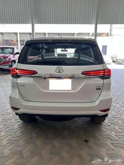 تويوتا فروتشنر 2023 VX - سلندر 6 3