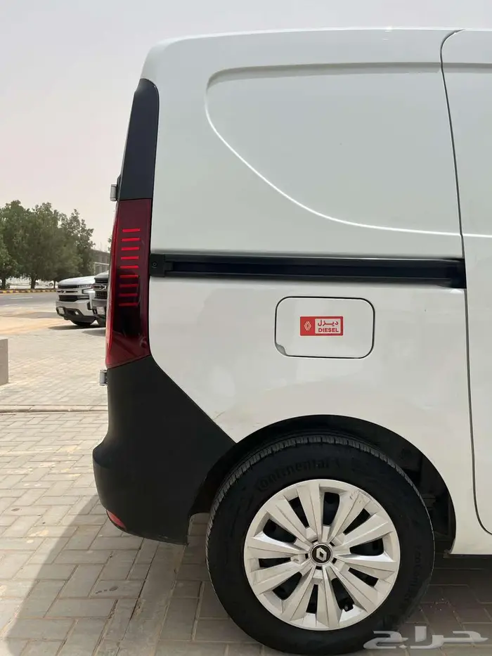 فان رينو فان 2023 ديزل 6
