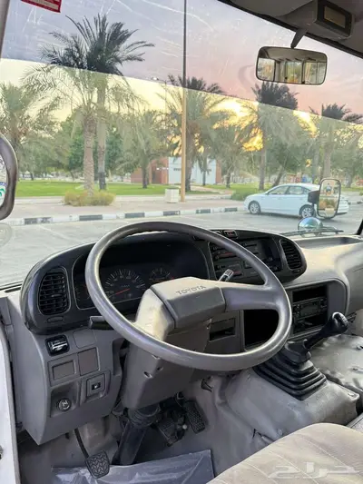 باص كوستر ديزل 30 راكب 24