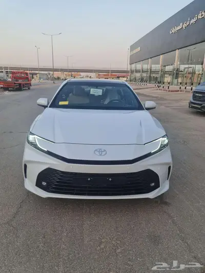 تويوتا كامري LEهايبرد موديل 2025 0