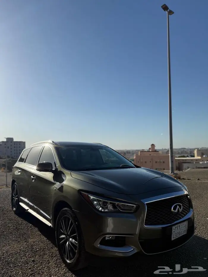 انفيتني QX60 فل كامل 2016 اللون زيتي 6