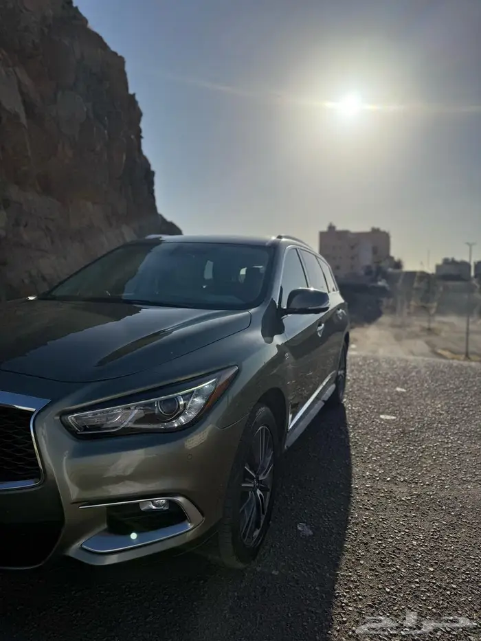 انفيتني QX60 فل كامل 2016 اللون زيتي 2
