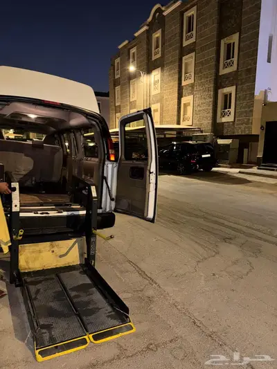 Gmc savana جي ام سي سافانا 2012 مع رافعة 11